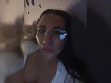 Sofa999 from bongacams