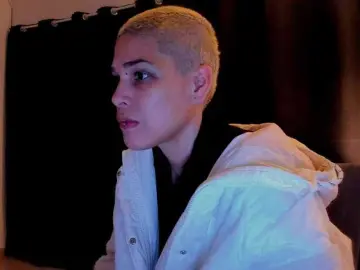 Bongacams Watch Live Sex Cams of LauraR