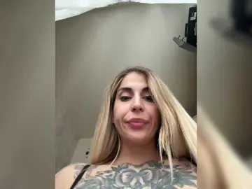 Redfoxygirl from bongacams