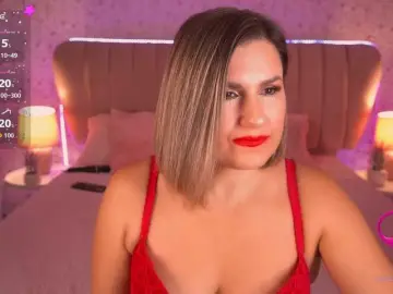 Bongacams Free Porn Cam of KiraRoxx