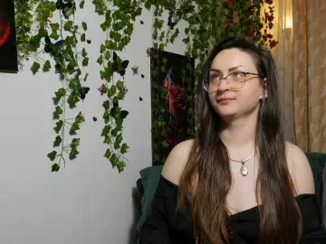 Bongacams Nude Webcam of NaughtYHomemadE