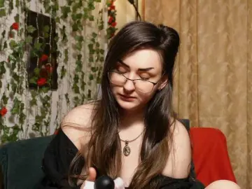 Bongacams Nude Webcam of NaughtYHomemadE