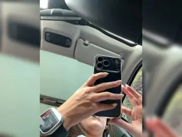 Bongacams Watch Live Sex Cams of APRILHILL