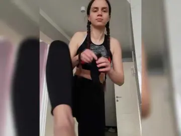 Bongacams Sex Chat of NEW-MODEL