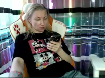 Lollifoxy from bongacams