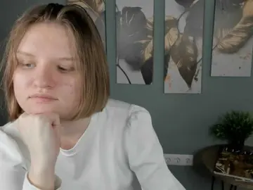 Bongacams Watch Live Sex Cams of LilianSlow