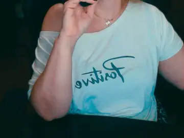 Alisa1917 from bongacams