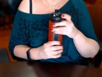 Alisa1917 from bongacams