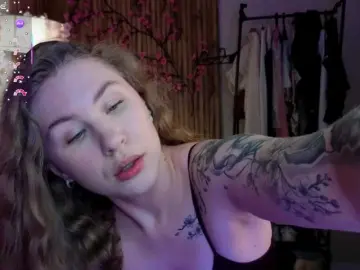 Bongacams Free Porn Cam of Elsiee-Cuttiess