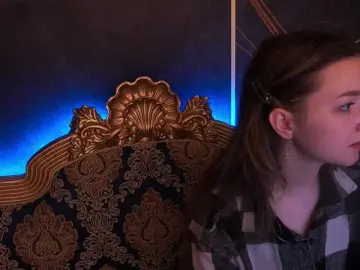 Bongacams Watch Live Sex Cams of CyrenaLuxe