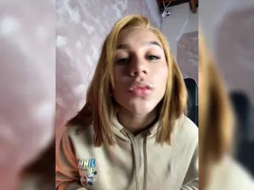 Bongacams Free Live Porn of Mia-moon