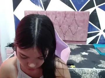 Bongacams Sex Cam of shy-luna18