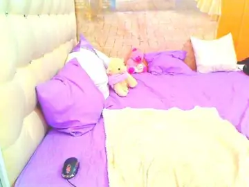 Bongacams Nude Webcam of HOTLILLIE