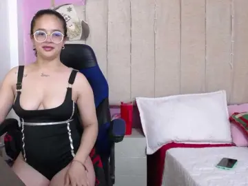 Bongacams Watch Live Sex Cams of Coraliiine-