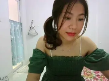 Bongacams Nude Webcam of SKINNY-SINGLE