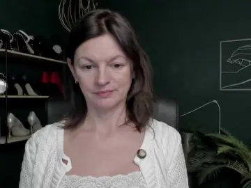 Bongacams Watch Live Sex Cams of mrsVivian