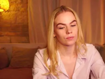 Bongacams Nude Webcam of SnowwBarbie