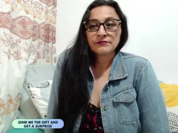 Bongacams Free Porn Cam of KarinaSuarez1