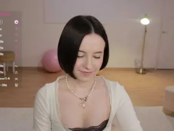 Bongacams Live Sex Cam of -FemaleEssence-