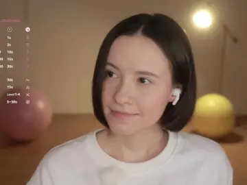 Bongacams Free Porn Cam of -FemaleEssence-