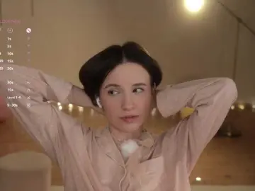 Bongacams Sex Cam of -FemaleEssence-