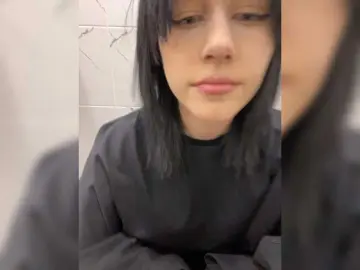 Bongacams Free Porn Cam of emog1rl