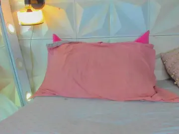 Bongacams Free Porn Cam of cutelatinaxxx