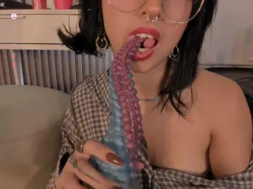 Bongacams Free Porn Cam of larissa-quintanilha