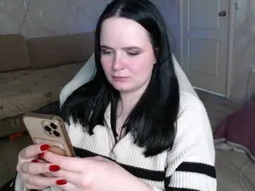 Lizzi-Peach from bongacams