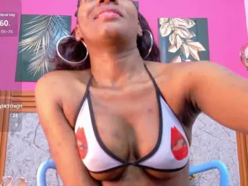 Bongacams Free Live Porn of petitelittleebony