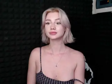 Bongacams Watch Live Sex Cams of Linaaa