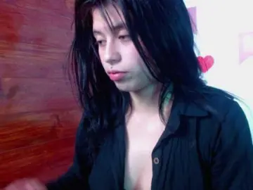 Petitecoral from bongacams