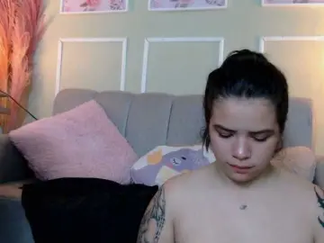 Annybutty from bongacams