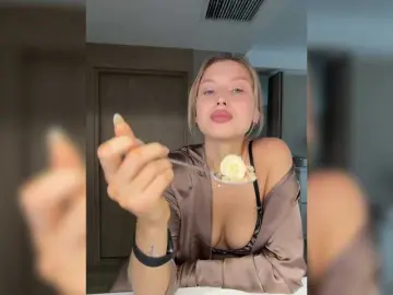 Bongacams Sex Cam of sweetpeach77