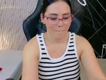 Bongacams Sex Cam of lararoberts1