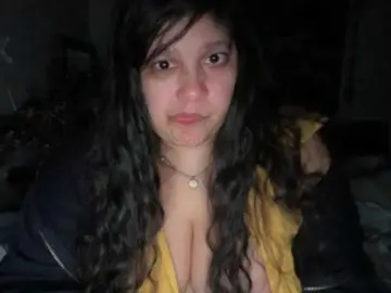 DUMBHOEMELANIE from bongacams