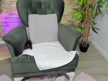 Bongacams Nude Webcam of KamaFeels