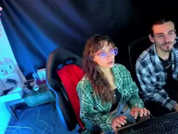 Bongacams Watch Live Sex Cams of Aaronandelizabeth