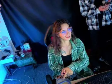 Aaronandelizabeth from bongacams