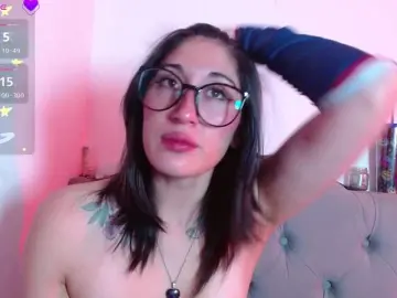 Bongacams Watch Live Sex Cams of Red-moonn