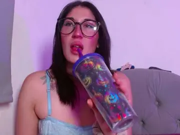 Bongacams Free Live Porn of Red-moonn