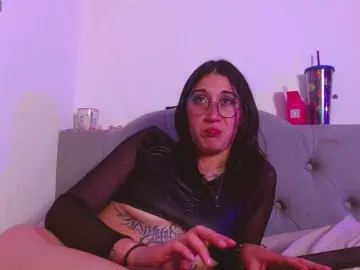 Bongacams Free Live Porn of Red-moonn