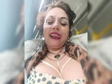 Bongacams Live Porn of AlexaBrown12