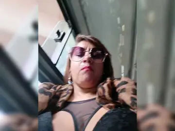 Bongacams Free Live Porn of AlexaBrown12