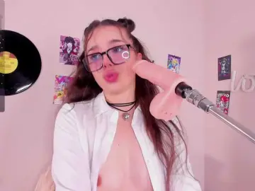 Bongacams Free Live Porn of Alicebonam