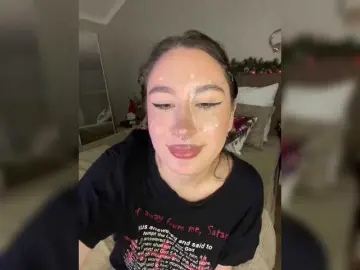 Bongacams Live Sex Cam of CurvyWoman-