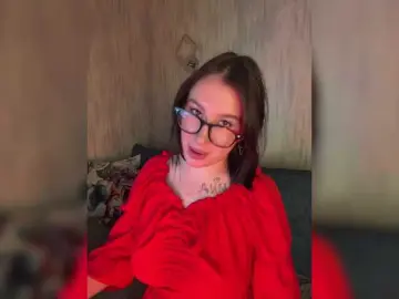 Bongacams Adult Video Chat of CurvyWoman-