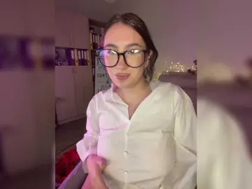 Bongacams Sex Cam of CurvyWoman-