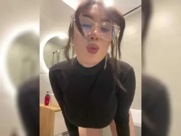 Bongacams Live Sex of CurvyWoman-