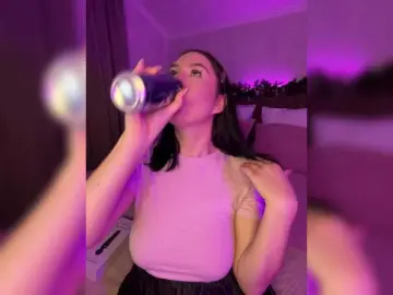 Bongacams Private Sex Chat of CurvyWoman-